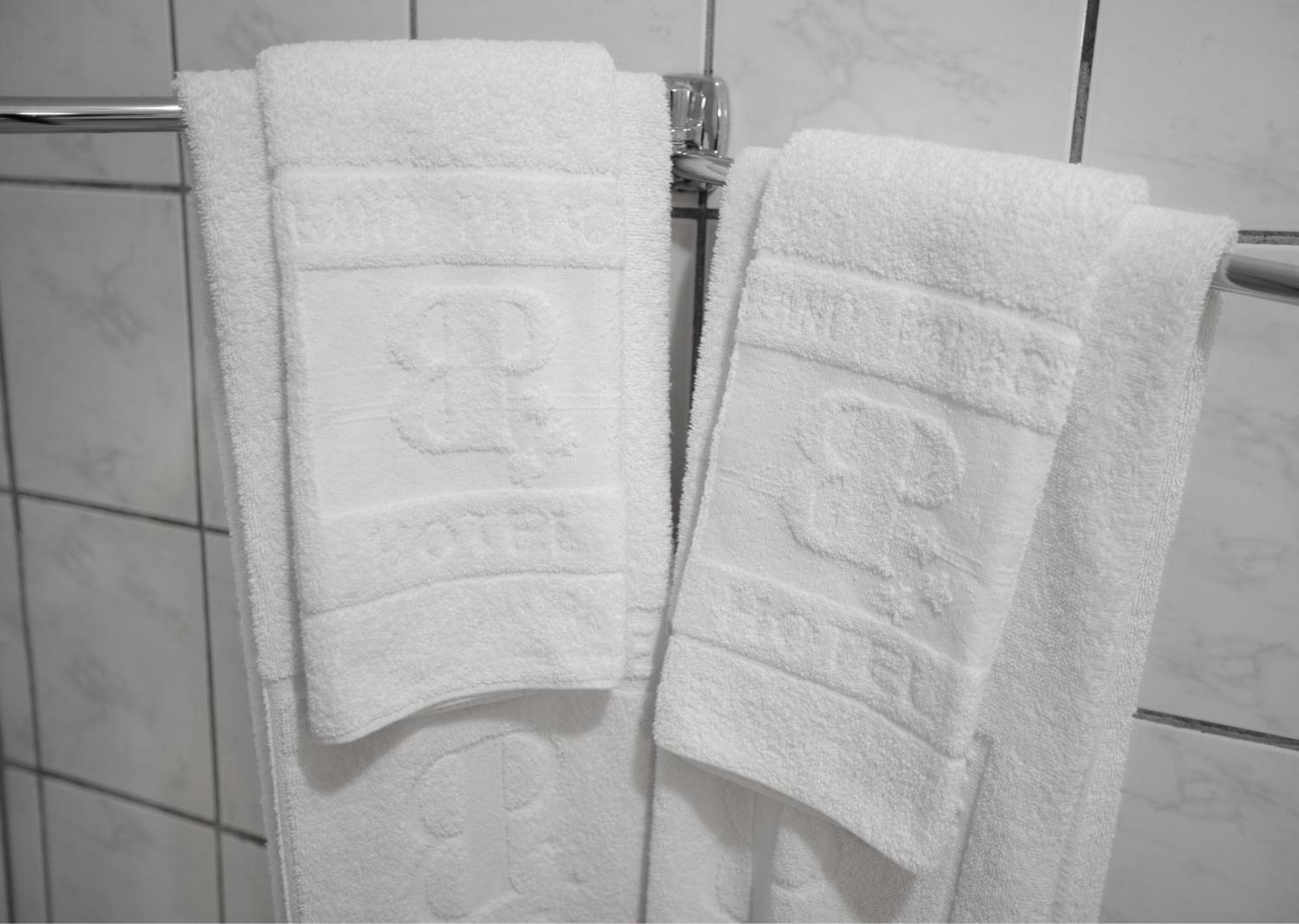 Bano Palace Hotel Дуала Екстериор снимка