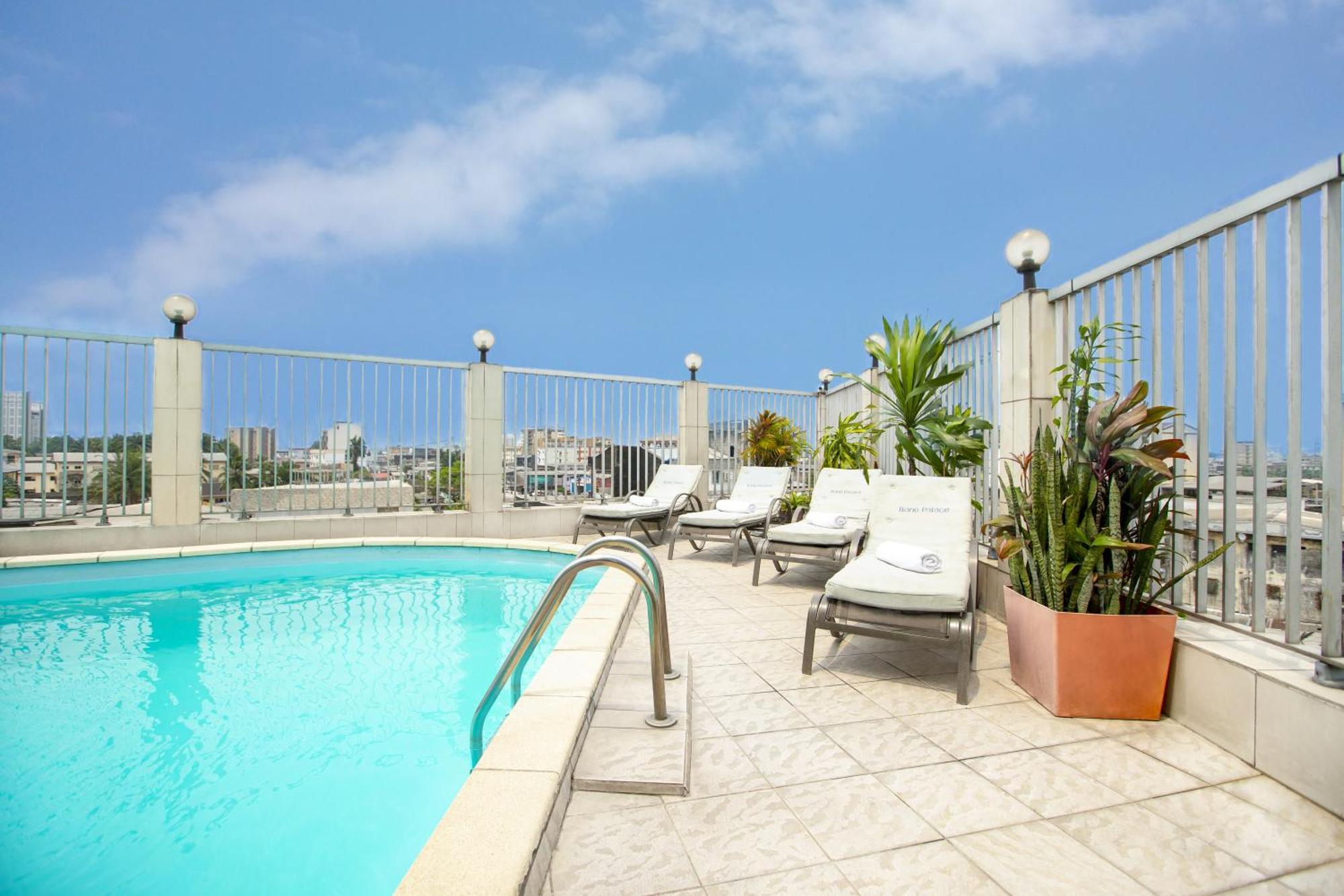 Bano Palace Hotel Дуала Екстериор снимка