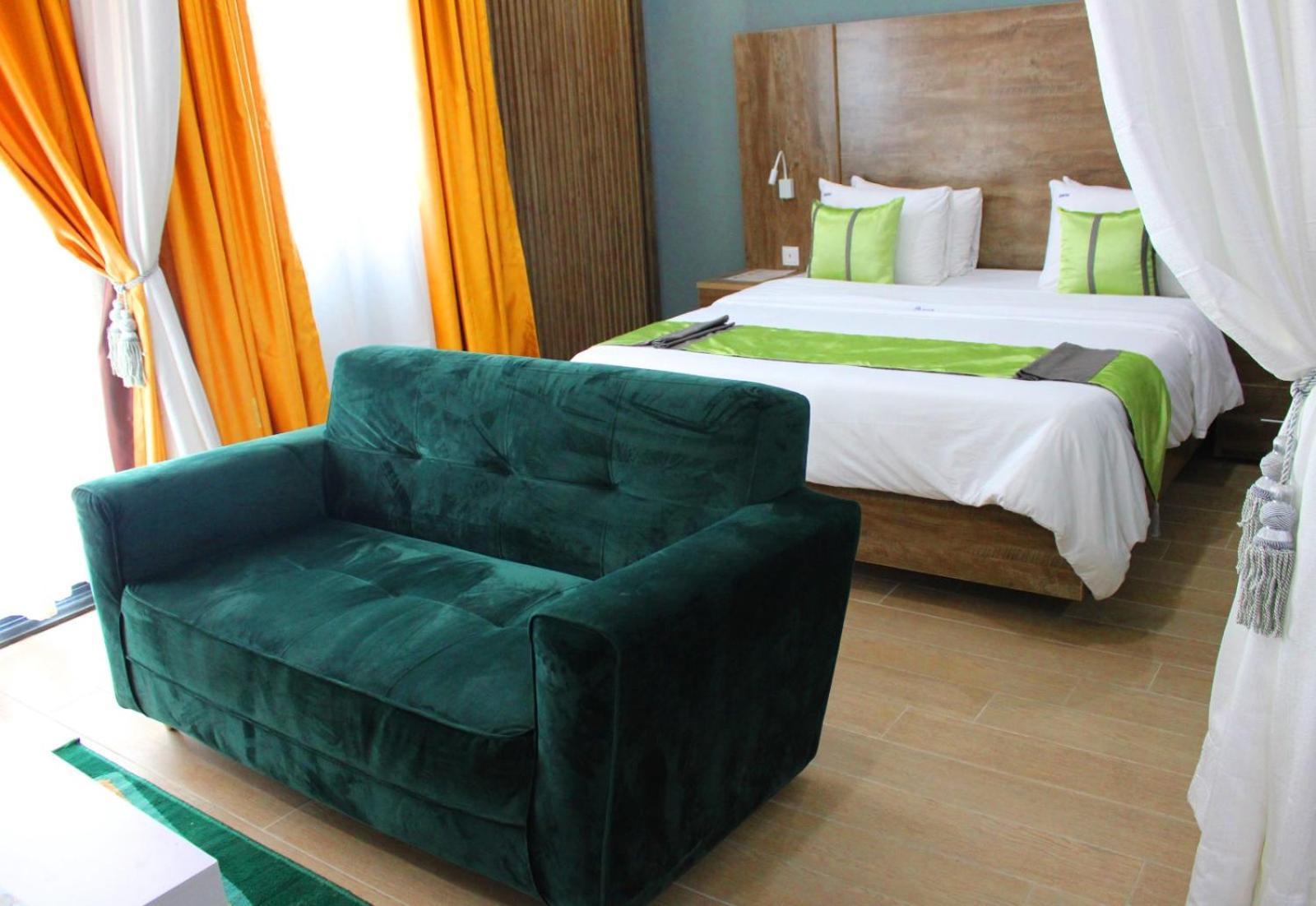 Bano Palace Hotel Дуала Екстериор снимка