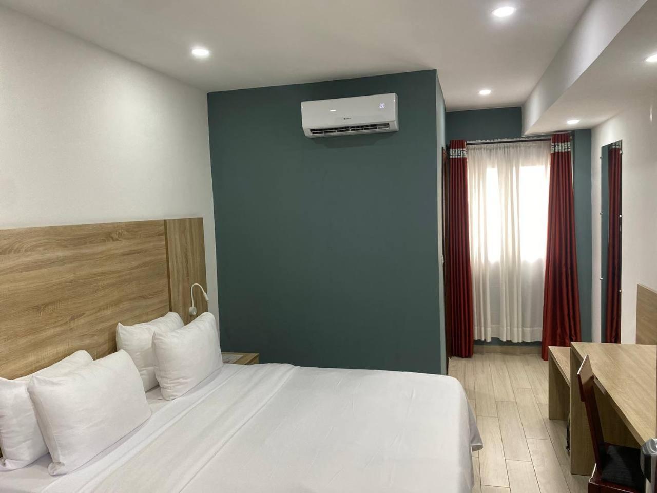 Bano Palace Hotel Дуала Екстериор снимка