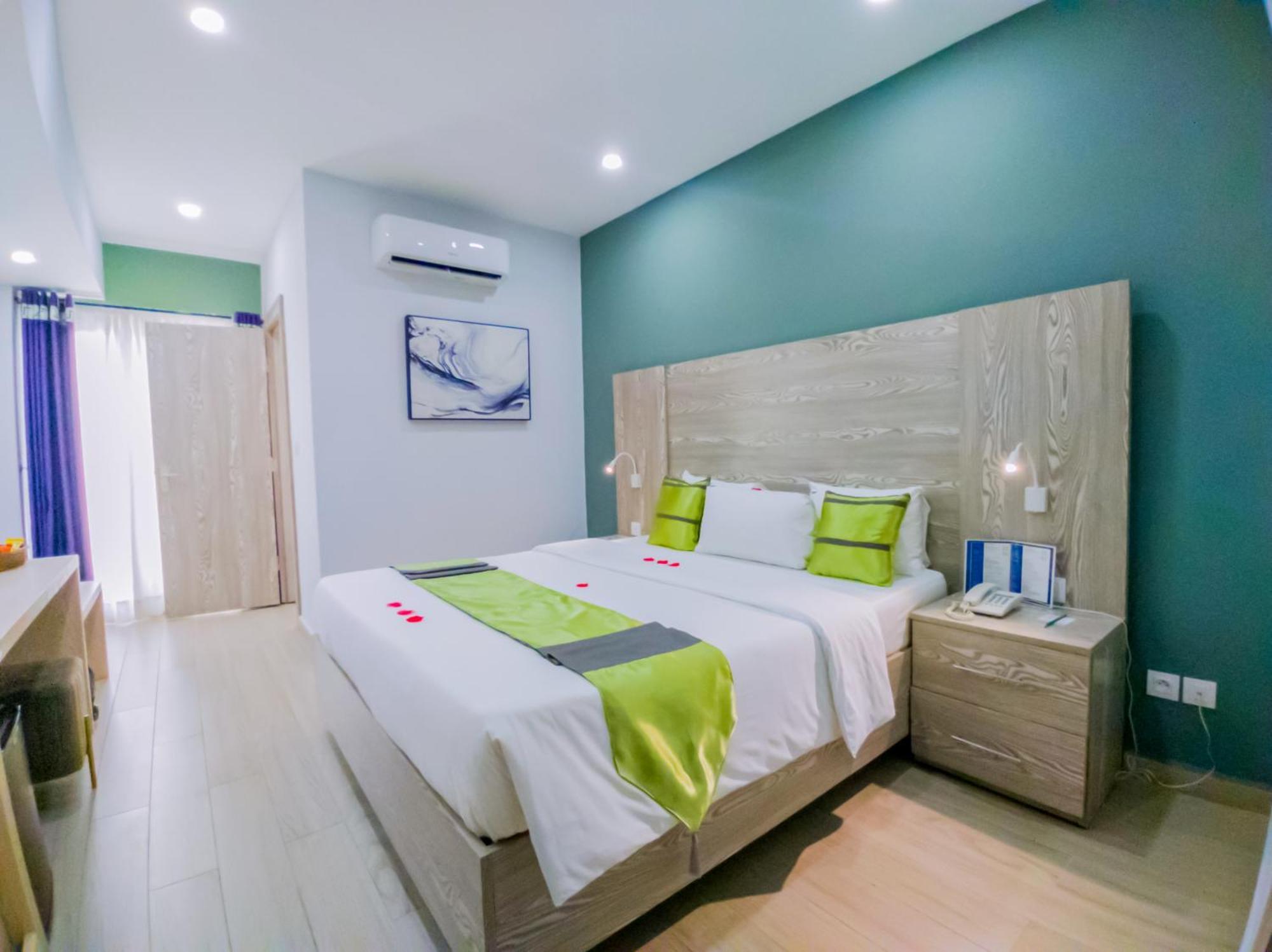 Bano Palace Hotel Дуала Екстериор снимка
