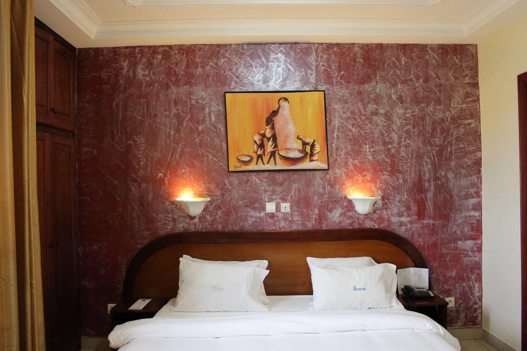 Bano Palace Hotel Дуала Екстериор снимка